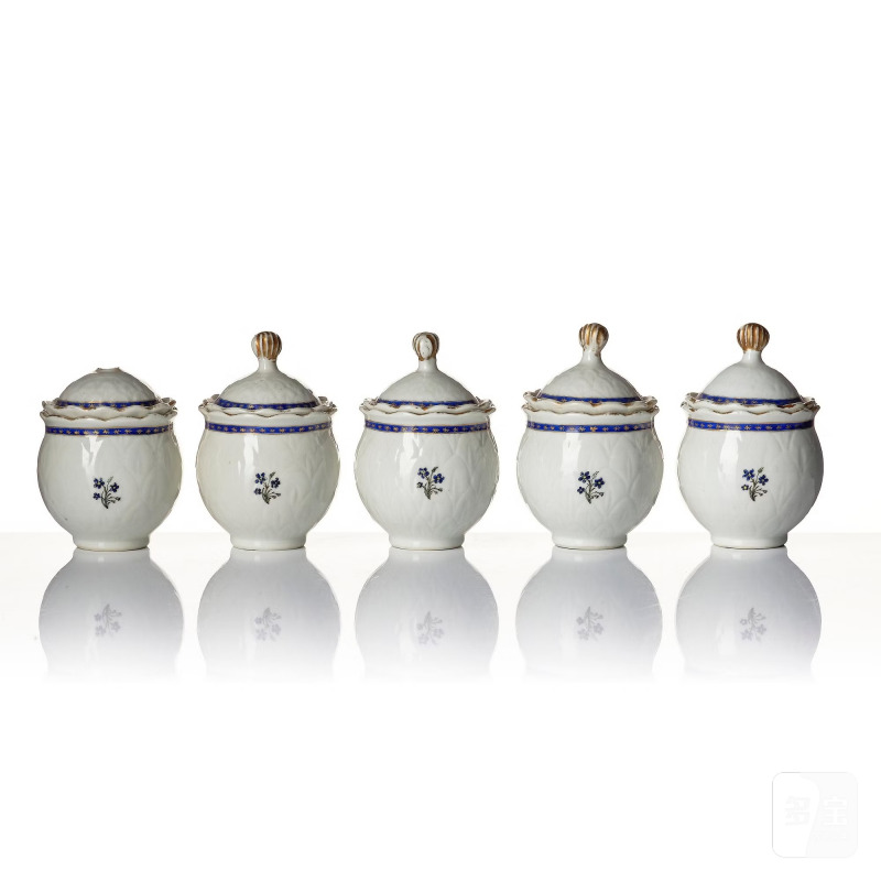 A set of 10 'European Subject' custard cups with covers and a coffeepot with cover, - 图9